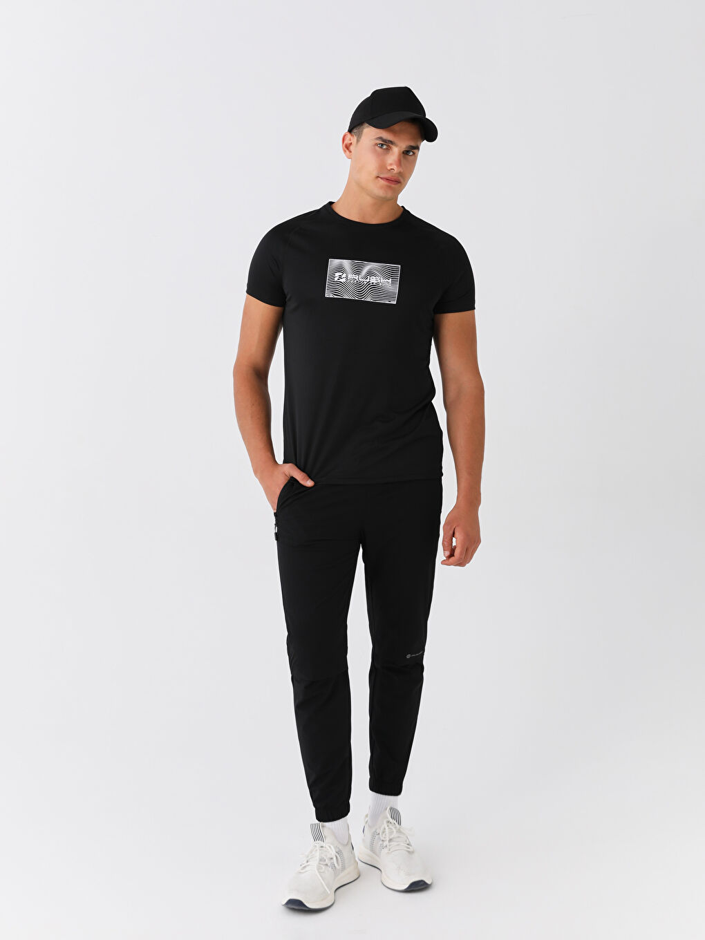Siyah Bisiklet Yaka Kısa Kollu Baskılı Erkek Tişört-2