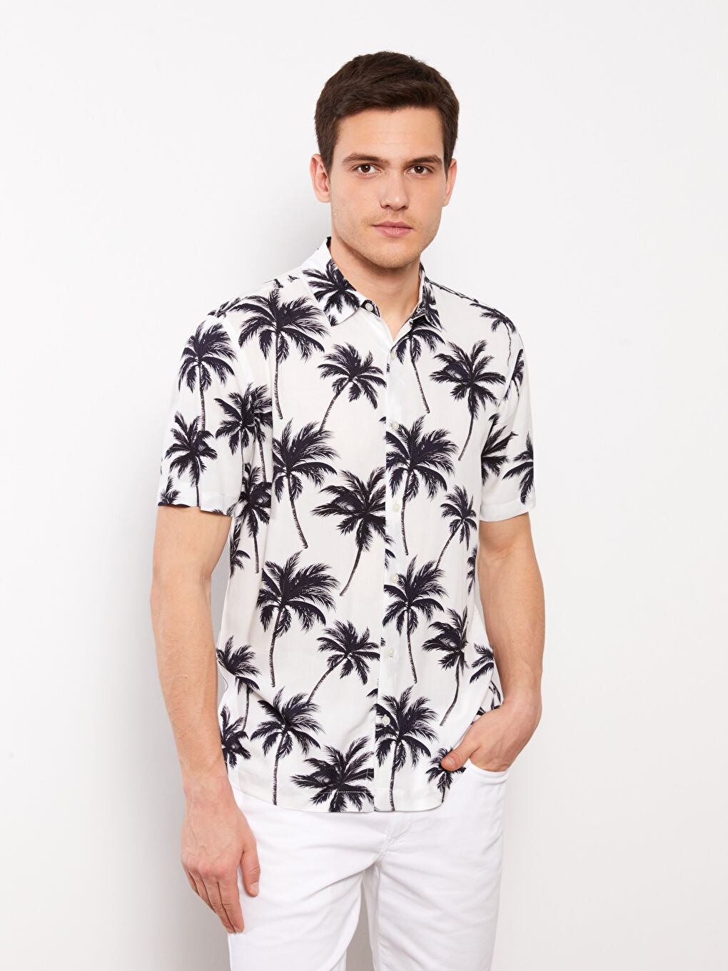 Beyaz Regular Fit Kısa Kollu Desenli Viskon Erkek Gömlek