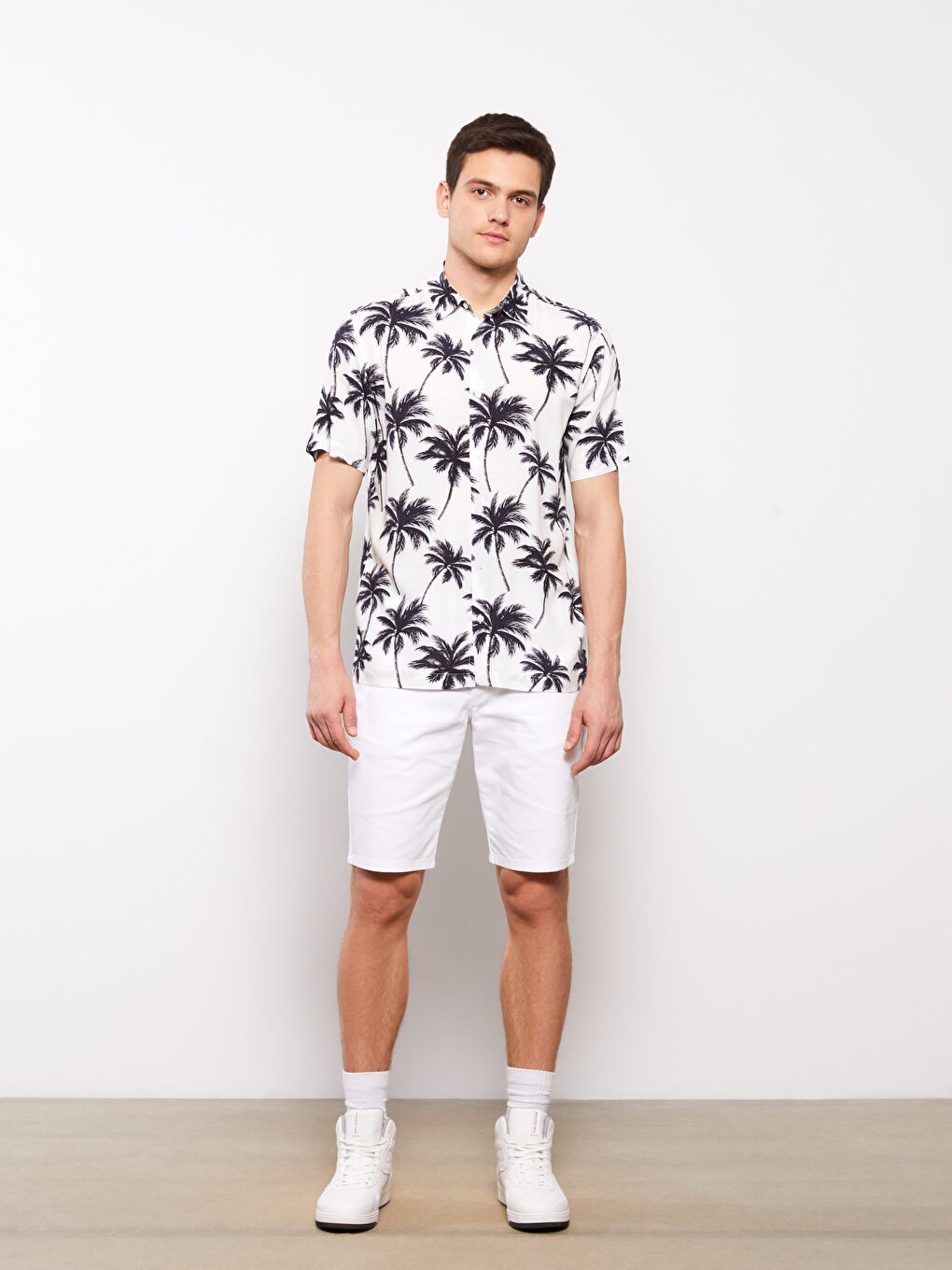 Beyaz Regular Fit Kısa Kollu Desenli Viskon Erkek Gömlek-2