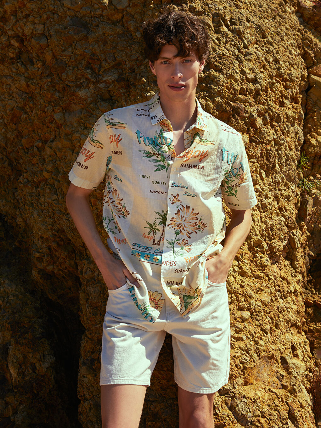 Ekru Regular Fit Kısa Kollu Desenli Viskon Erkek Gömlek