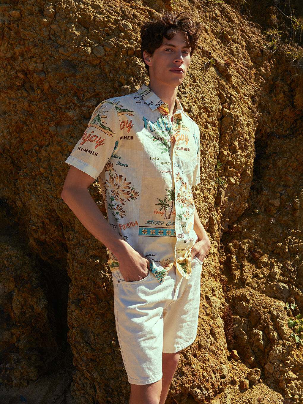 Ekru Regular Fit Kısa Kollu Desenli Viskon Erkek Gömlek-1