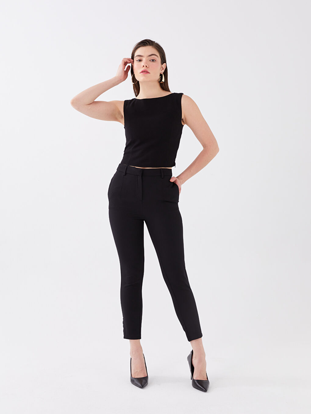 LCW Vision Siyah Kayık Yaka Düz Kolsuz Crop Kadın Bluz - 2