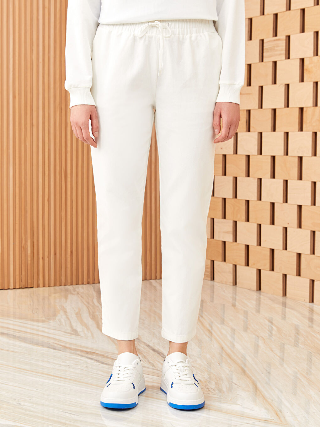 Ekru Beli Lastikli Rahat Kalıp Kadın Pantolon-2