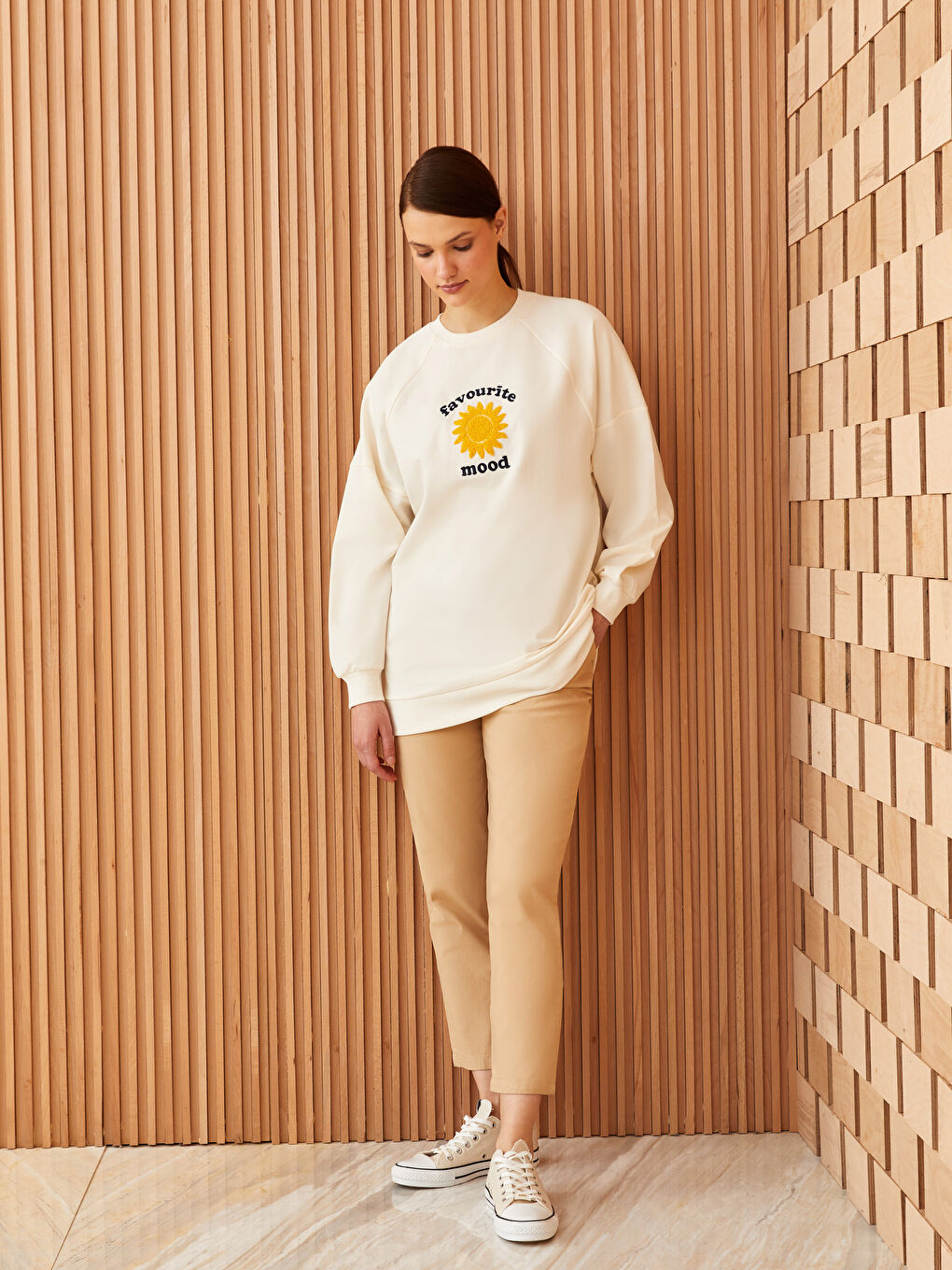 Bej Beli Lastikli Rahat Kalıp Kadın Pantolon-1