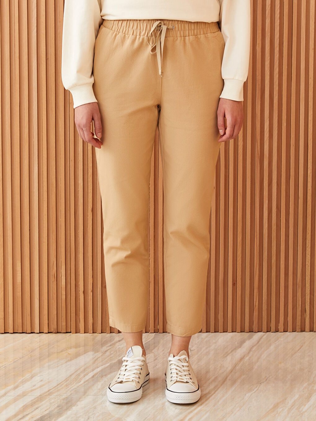 Bej Beli Lastikli Rahat Kalıp Kadın Pantolon-2