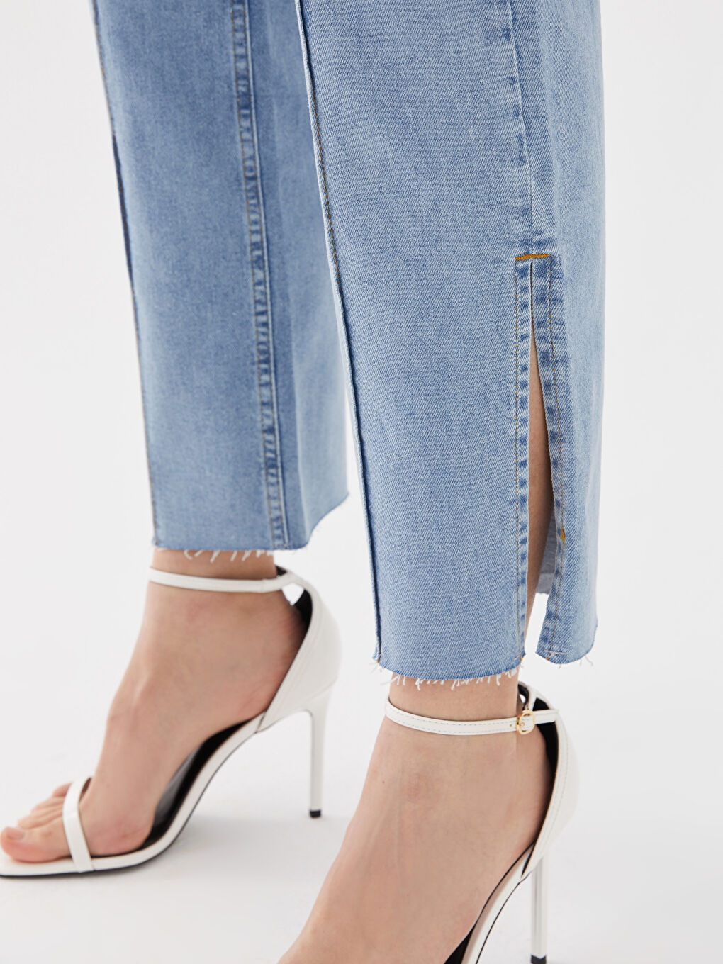 High Waisted Straight Fit Women's Jeans-3