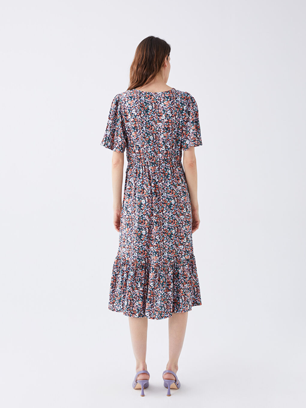 LCWAIKIKI Classic V-Ausschnitt Blumiges Kurzarmkleid für Damen -S3G849Z8-KTU