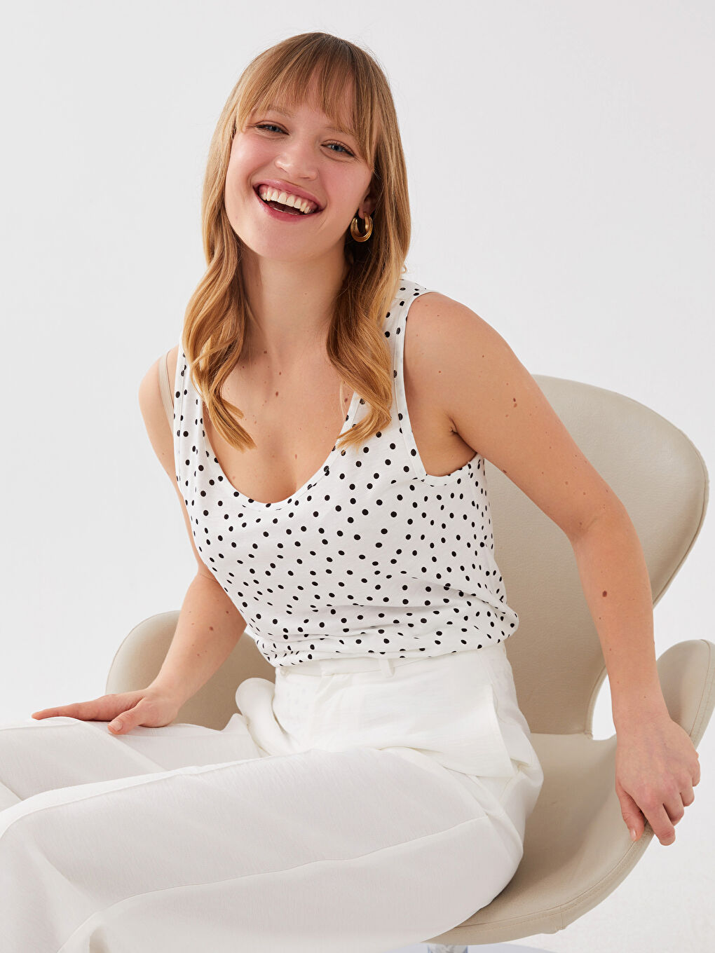 U-Neck Polka Dot Female Athlete