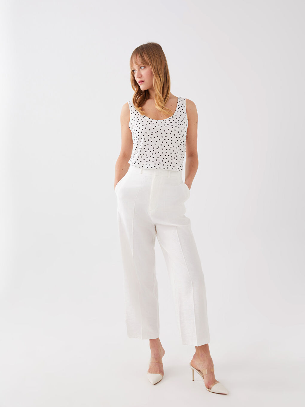 U-Neck Polka Dot Female Athlete-2