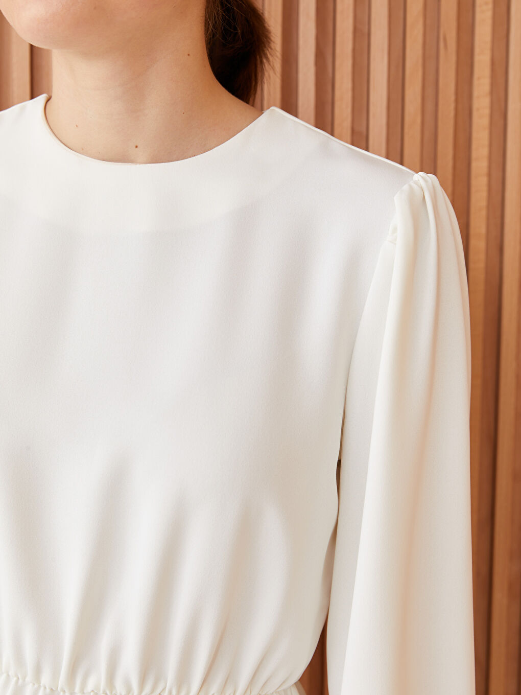 Ekru Bisiklet Yaka Düz Uzun Kollu Krep Kadın Bluz-3