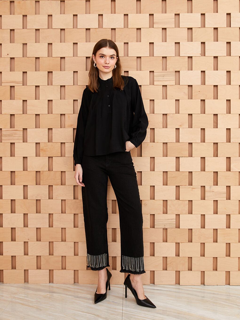 Siyah Hakim Yaka Düz Uzun Kollu Kadın Tunik-2