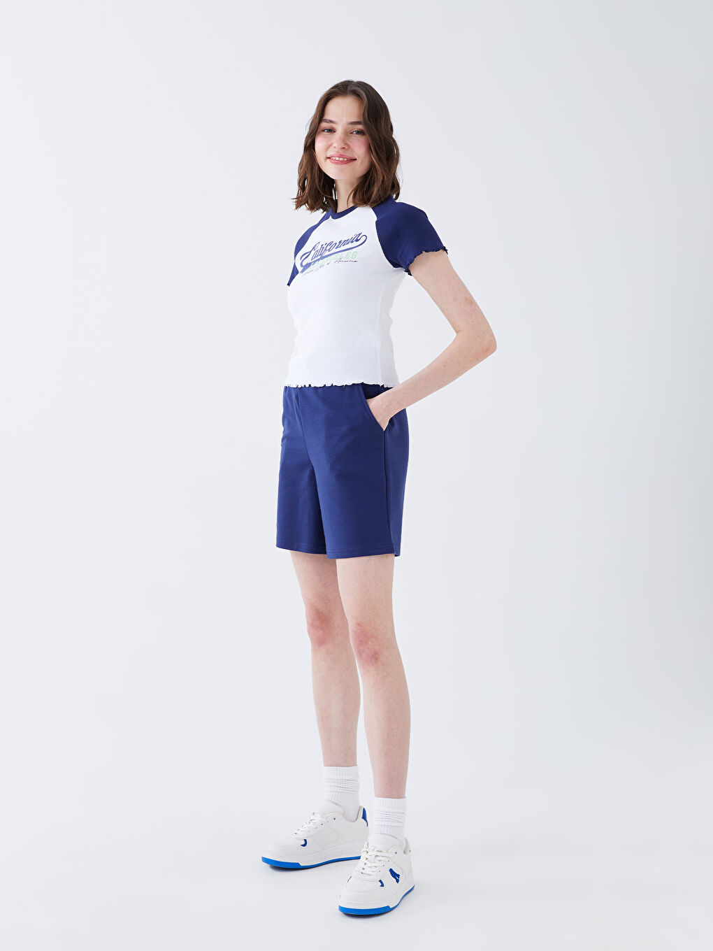 მრგვალი საყელო ნაბეჭდი მოკლე სახელო ქალებისთვის ქროფ ტოპი-2