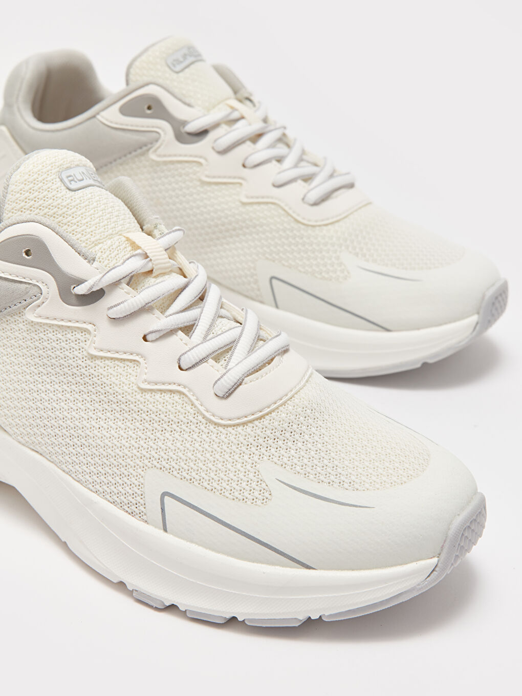 Beyaz Bağcıklı Kadın Spor Ayakkabı-2