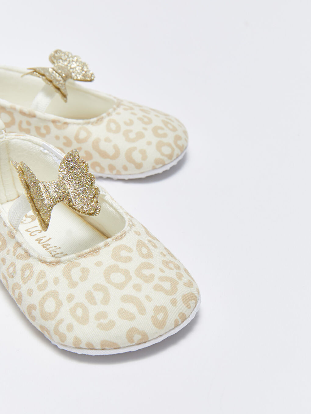 ბაფთით დეტალური გოგონას პირველი ნაბიჯების ფეხსაცმელი და თმის სამაგრი-5