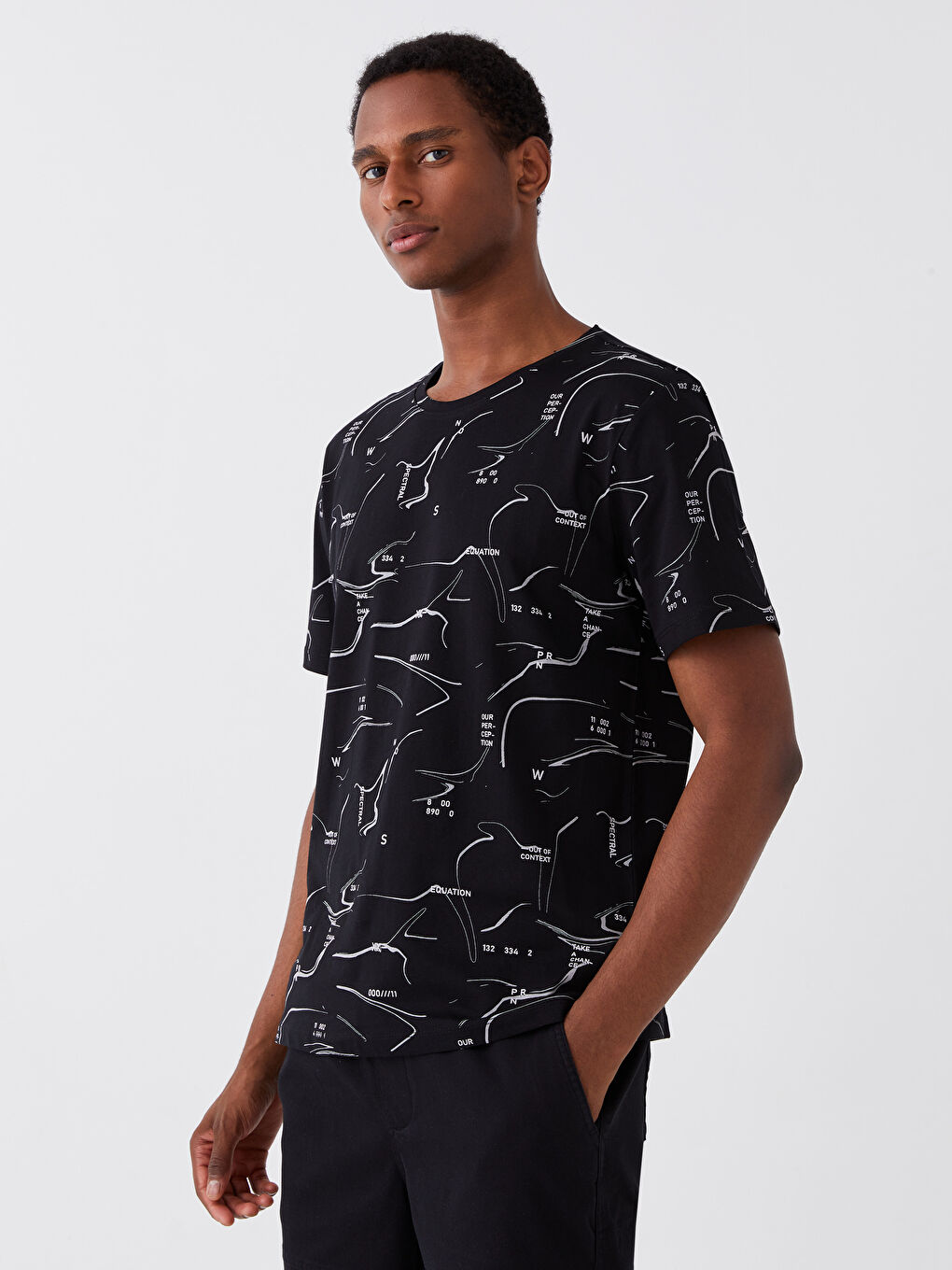 Siyah Bisiklet Yaka Kısa Kollu Baskılı Penye Erkek Tişört-1