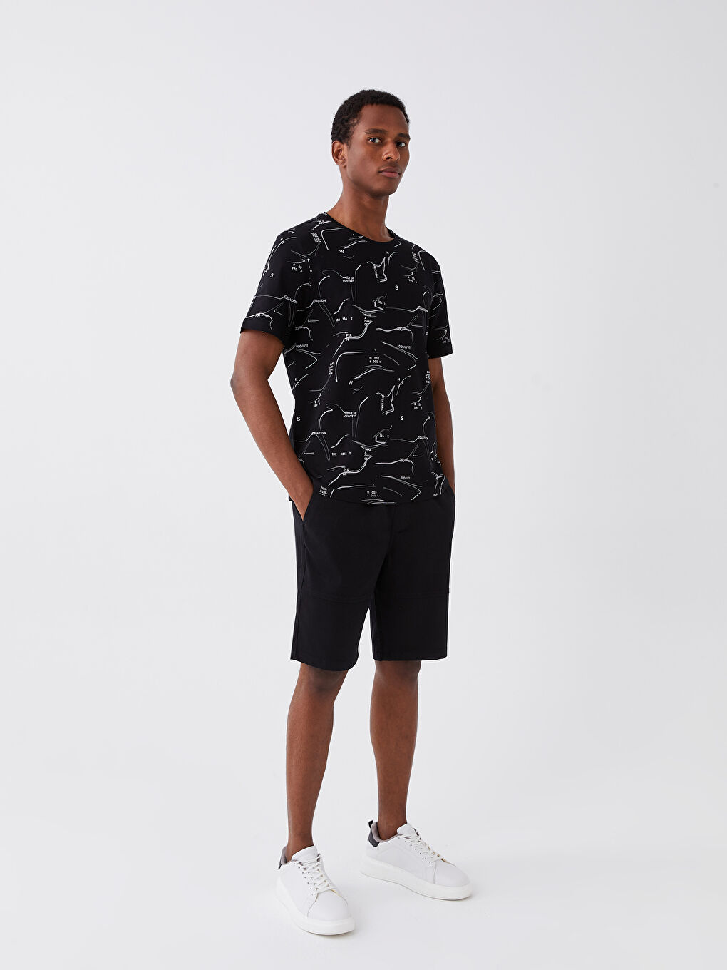 Siyah Bisiklet Yaka Kısa Kollu Baskılı Penye Erkek Tişört-2