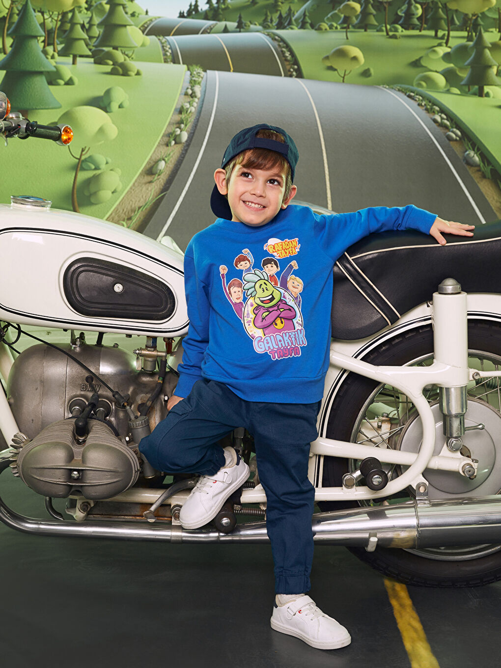 Mavi Bisiklet Yaka Galaktik Tayfa Baskılı Uzun Kollu Erkek Çocuk Sweatshirt-2