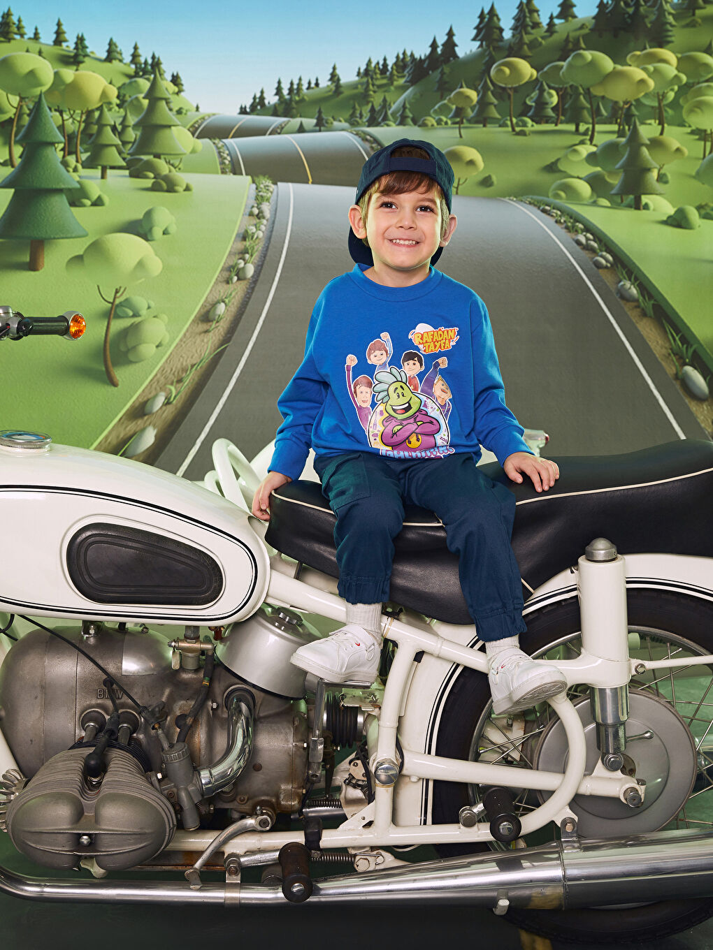 Mavi Bisiklet Yaka Galaktik Tayfa Baskılı Uzun Kollu Erkek Çocuk Sweatshirt-3