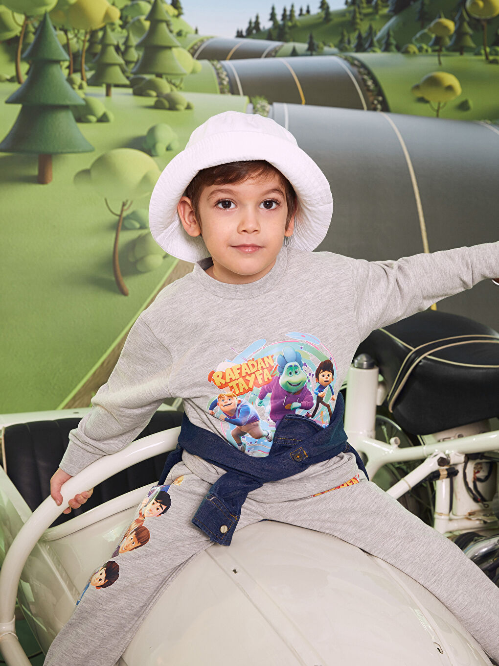 Karışık Beli Lastikli Galaktik Tayfa Baskılı Erkek Çocuk Jogger Eşofman Altı-1