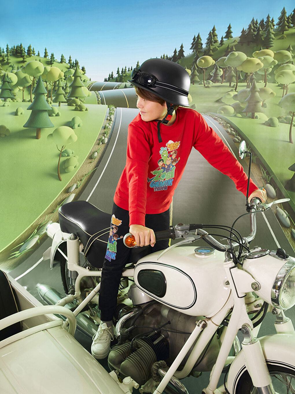 Siyah Beli Lastikli Galaktik Tayfa Baskılı Erkek Çocuk Jogger Eşofman Altı