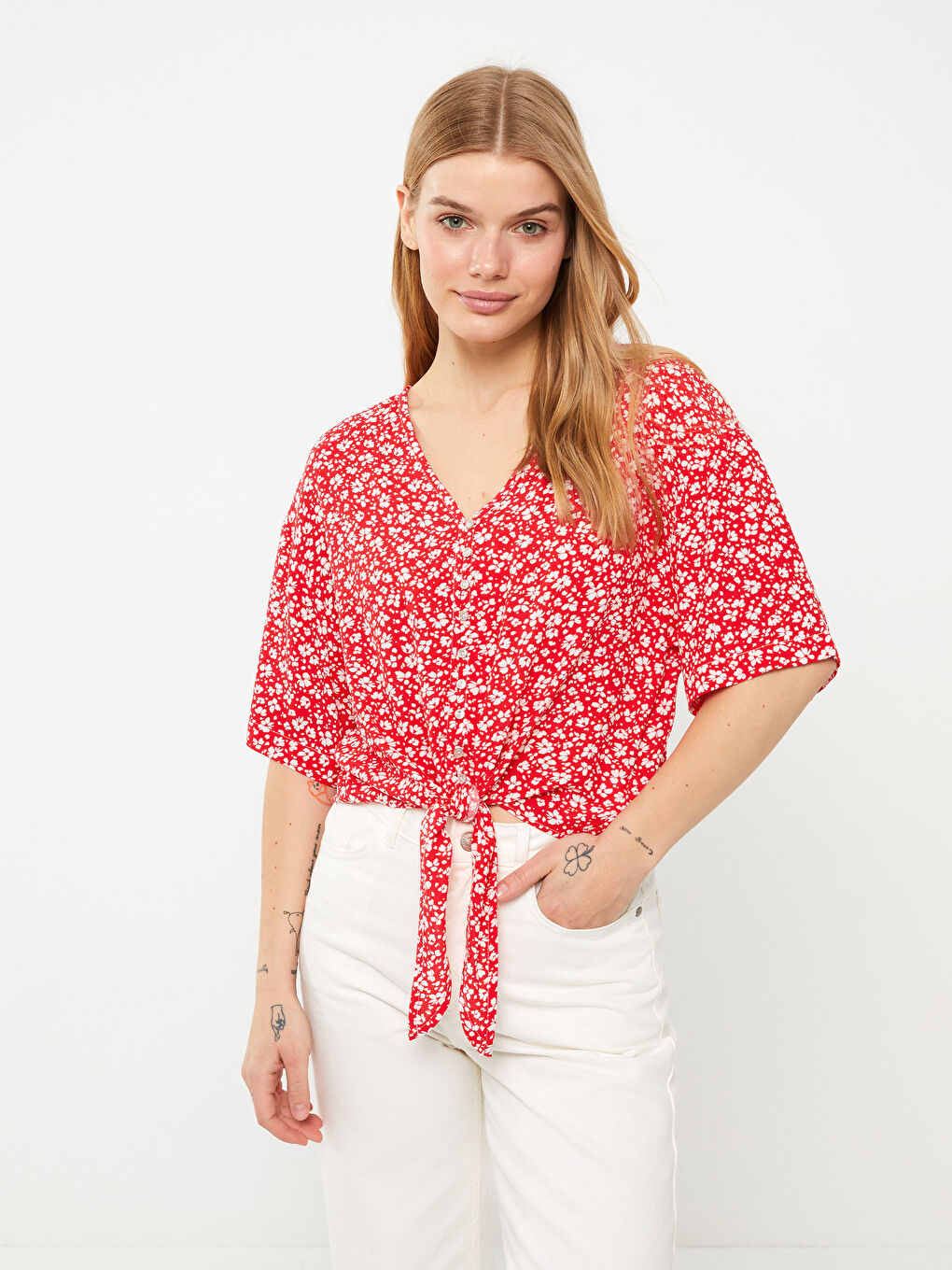 Kırmızı V Yaka Çiçekli Kısa Kollu Crop Kadın Bluz-1