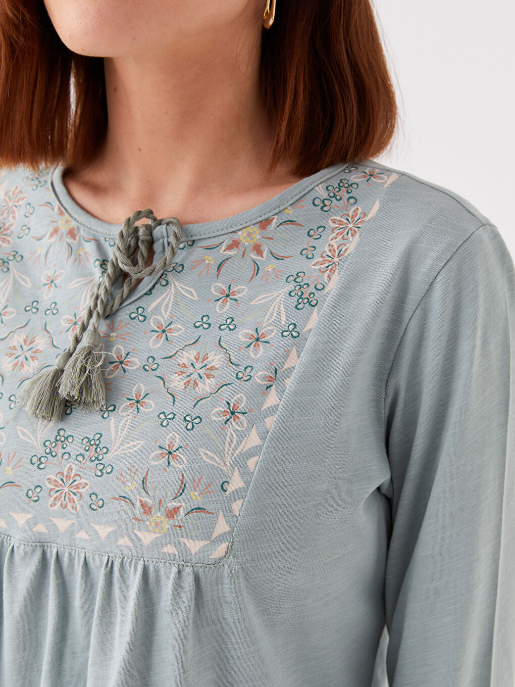 Yeşil Bağlamalı Yaka Nakışlı Uzun Kollu Kadın Bluz-3