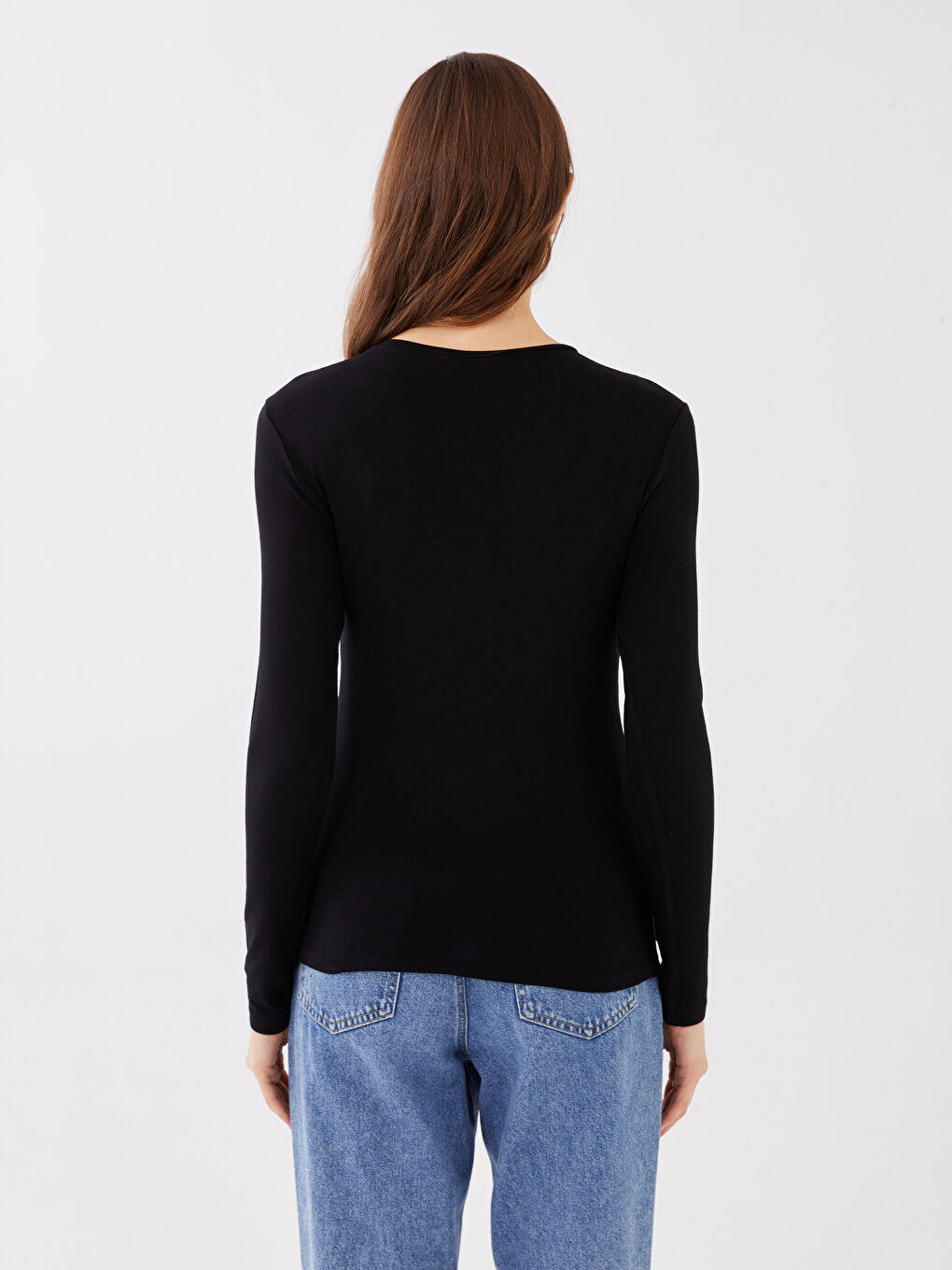 تي شيرت نسائي بأكمام طويلة ورقبة دائرية سادة-3