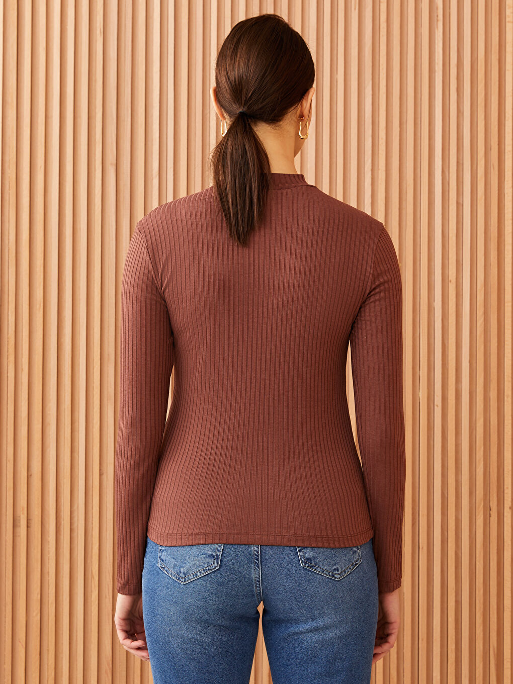 Футболка Женская Однотонная С Длинным Рукавом И Воротником-Трубой-4