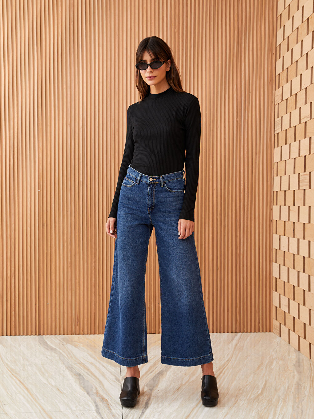 Funnel Neck Plain Long Sleeve Women's T-Shirt-2