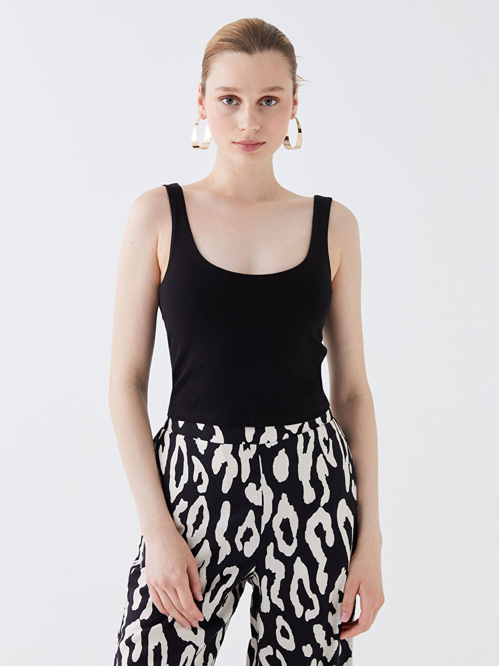Women's U-Neck Strap Straight Crop-1
