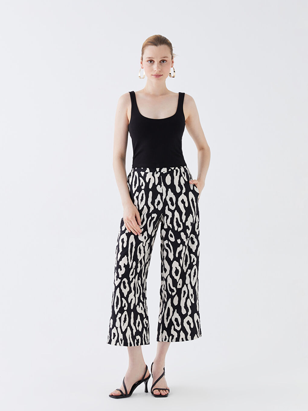 Women's U-Neck Strap Straight Crop-2