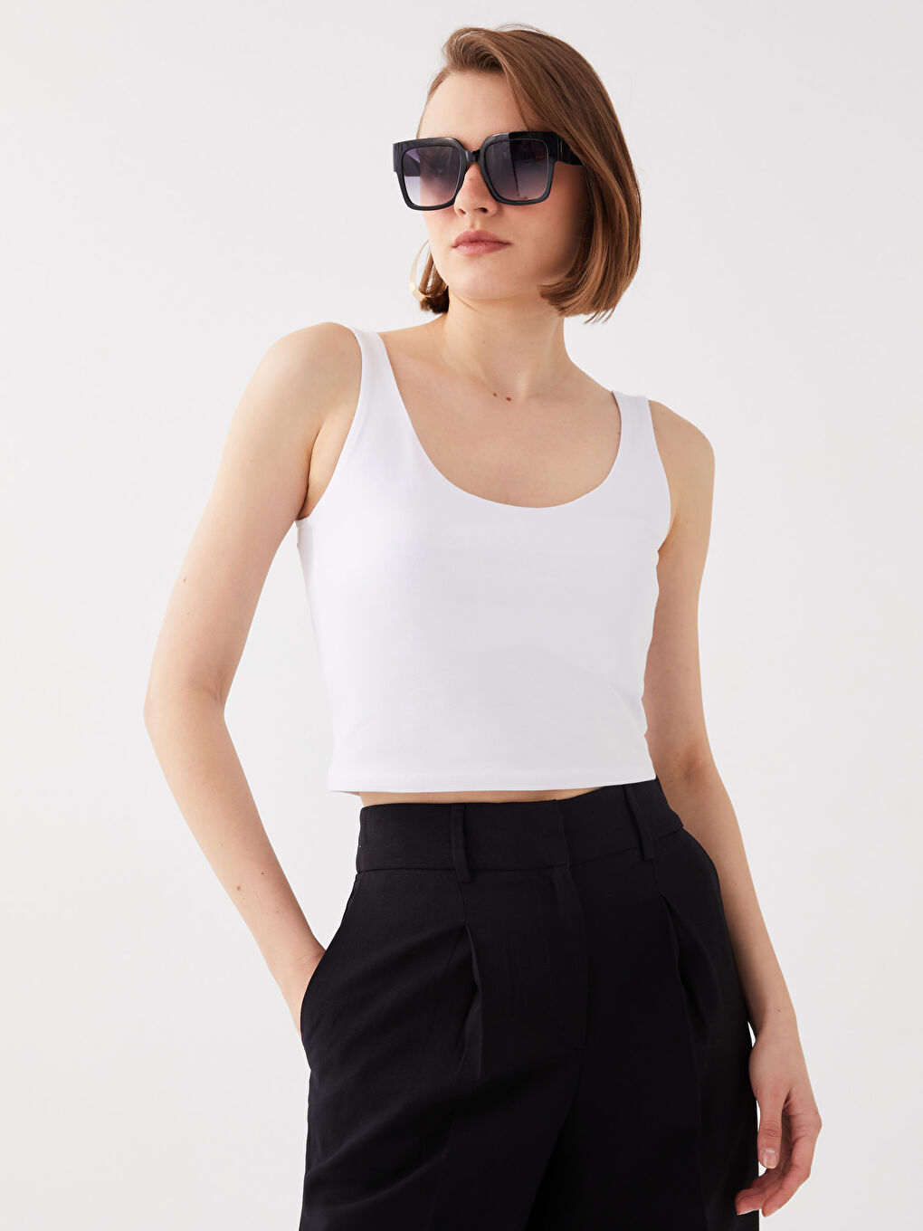 Women's U-Neck Strap Straight Crop