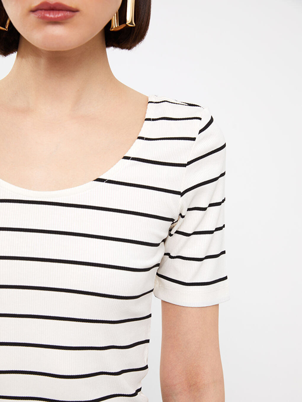 LCW Vision Women's U-Neck Striped Short Sleeve Bodysuit -S3GC28Z8-SZ5