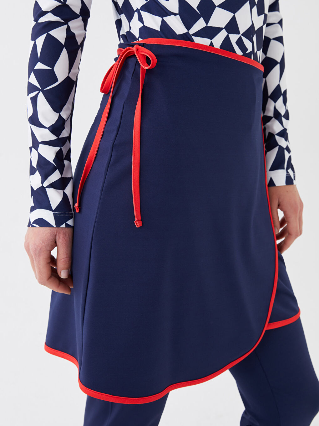 LCW Modest College Collar Patterned Long Sleeve Women Hijab Swimsuit Set -S3GC29Z8-LQQ