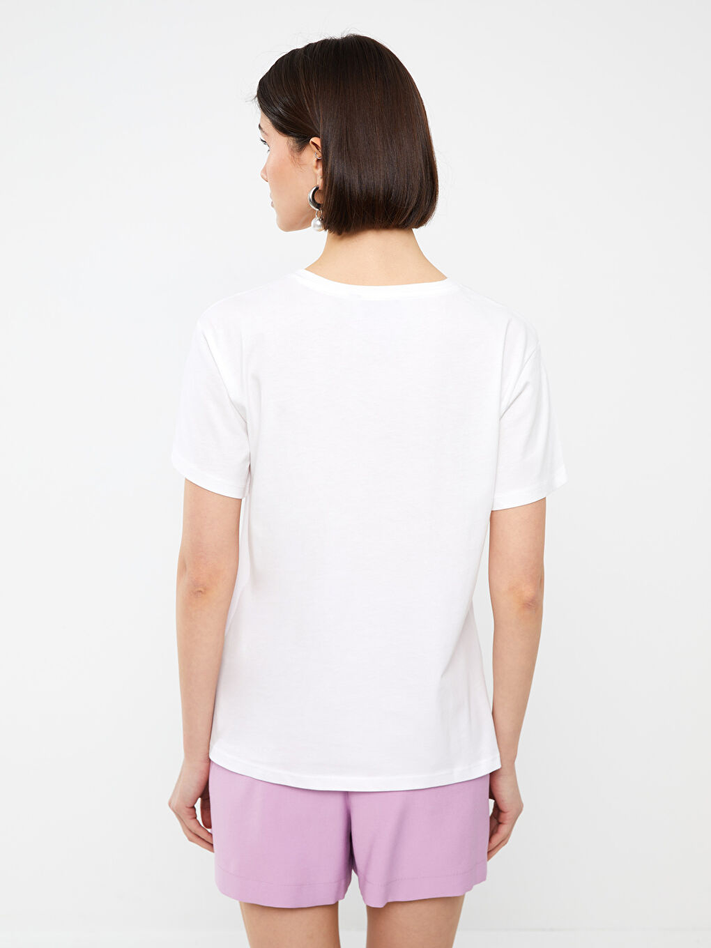 Beyaz Bisiklet Yaka Baskılı Kısa Kollu Oversize Kadın Tişört-4