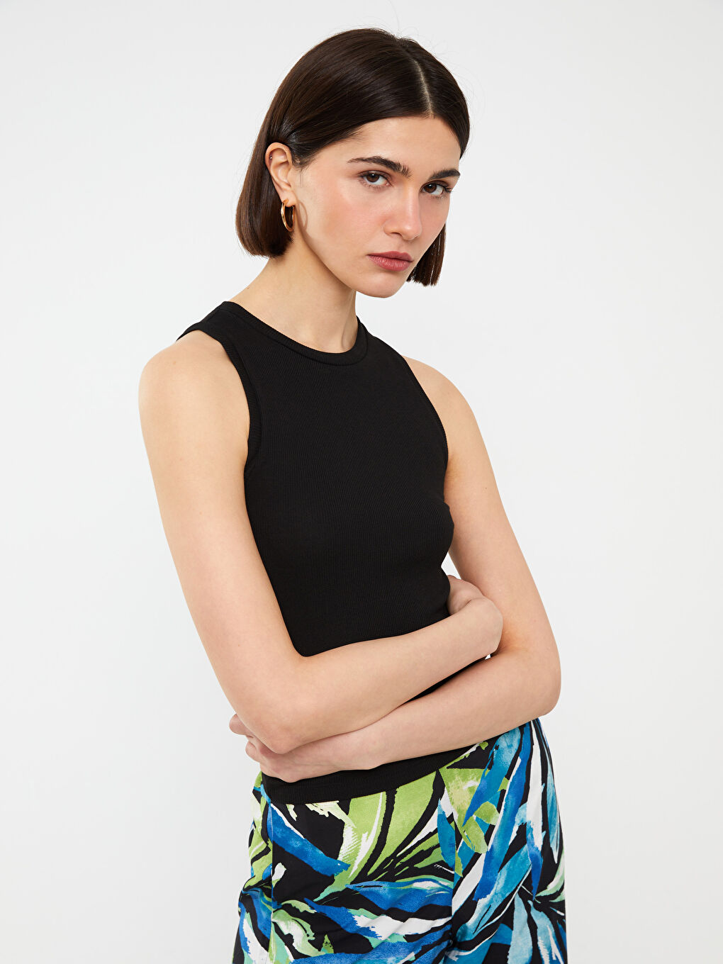 Siyah Kadın Bisiklet Yaka Düz Crop-1