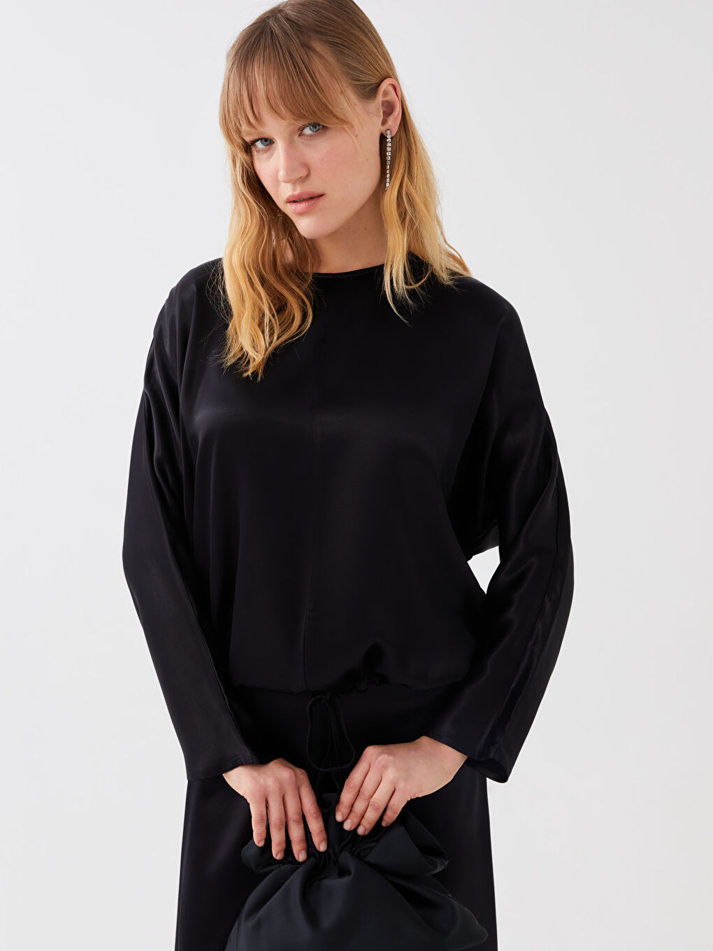 LC Waikiki Women's Crew Neck Straight Long Sleeve Satin Blouse -S3GD36Z8-CVL