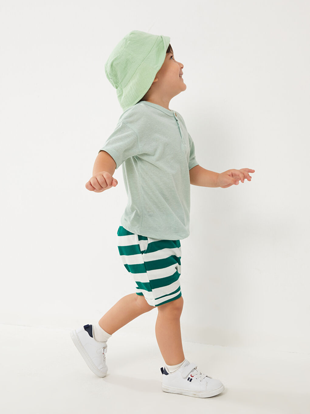 Yeşil Beli Lastikli Çizgili Erkek Bebek Şort-1