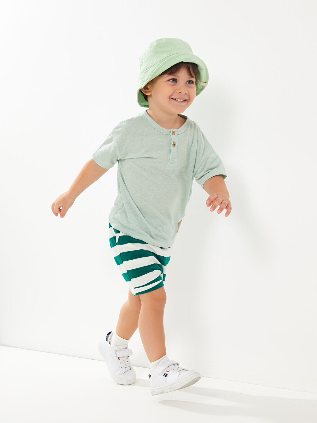 Yeşil Beli Lastikli Çizgili Erkek Bebek Şort-2
