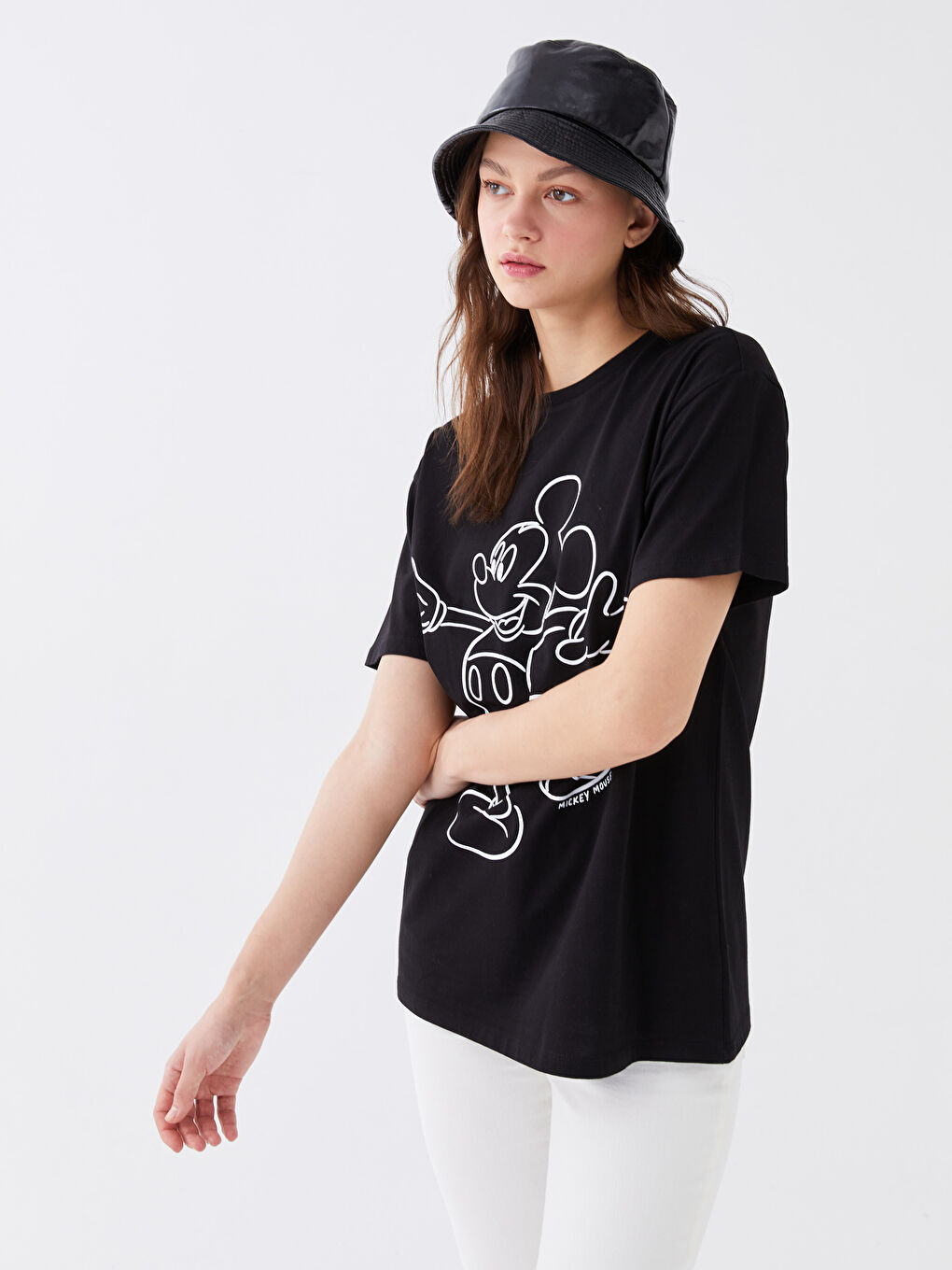 Siyah Kadın Bisiklet Yaka Mickey Mouse Baskılı Tişört-1