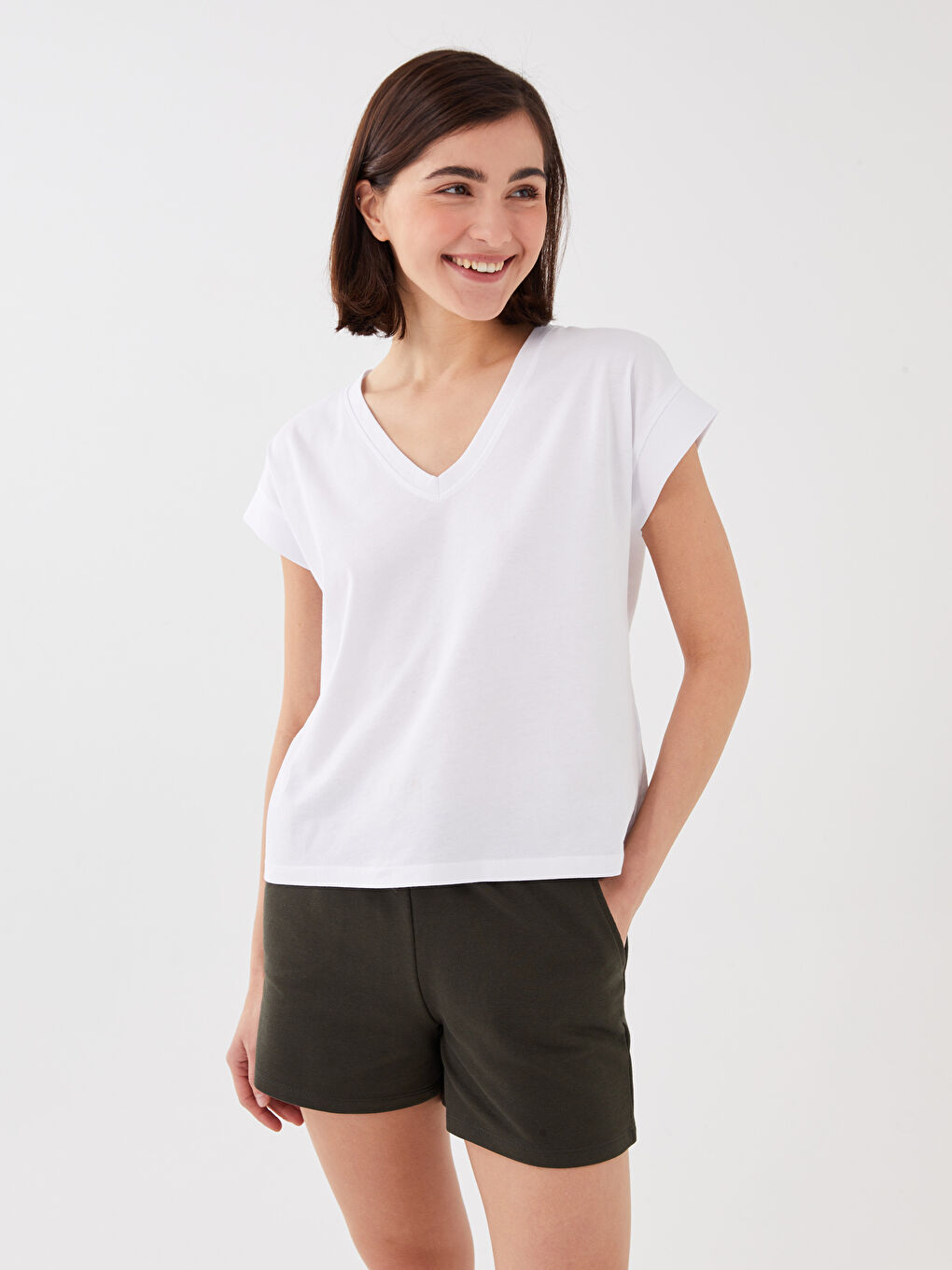 Haki Kadın Beli Lastikli Düz Şort