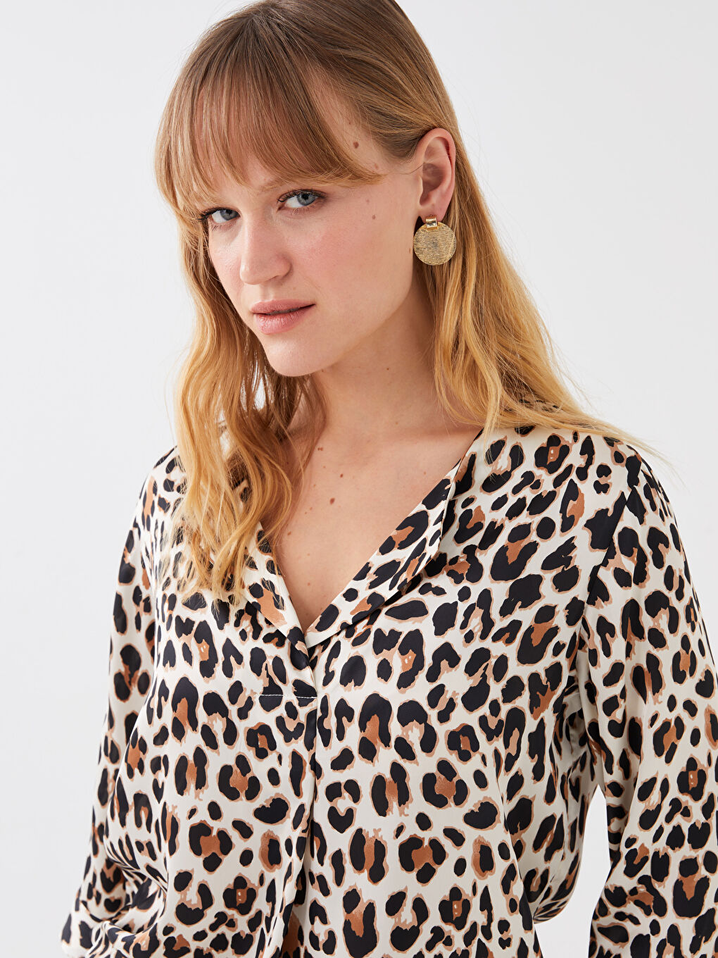 Bluză Satinată cu Model și Guler Henley pentru Femei-1