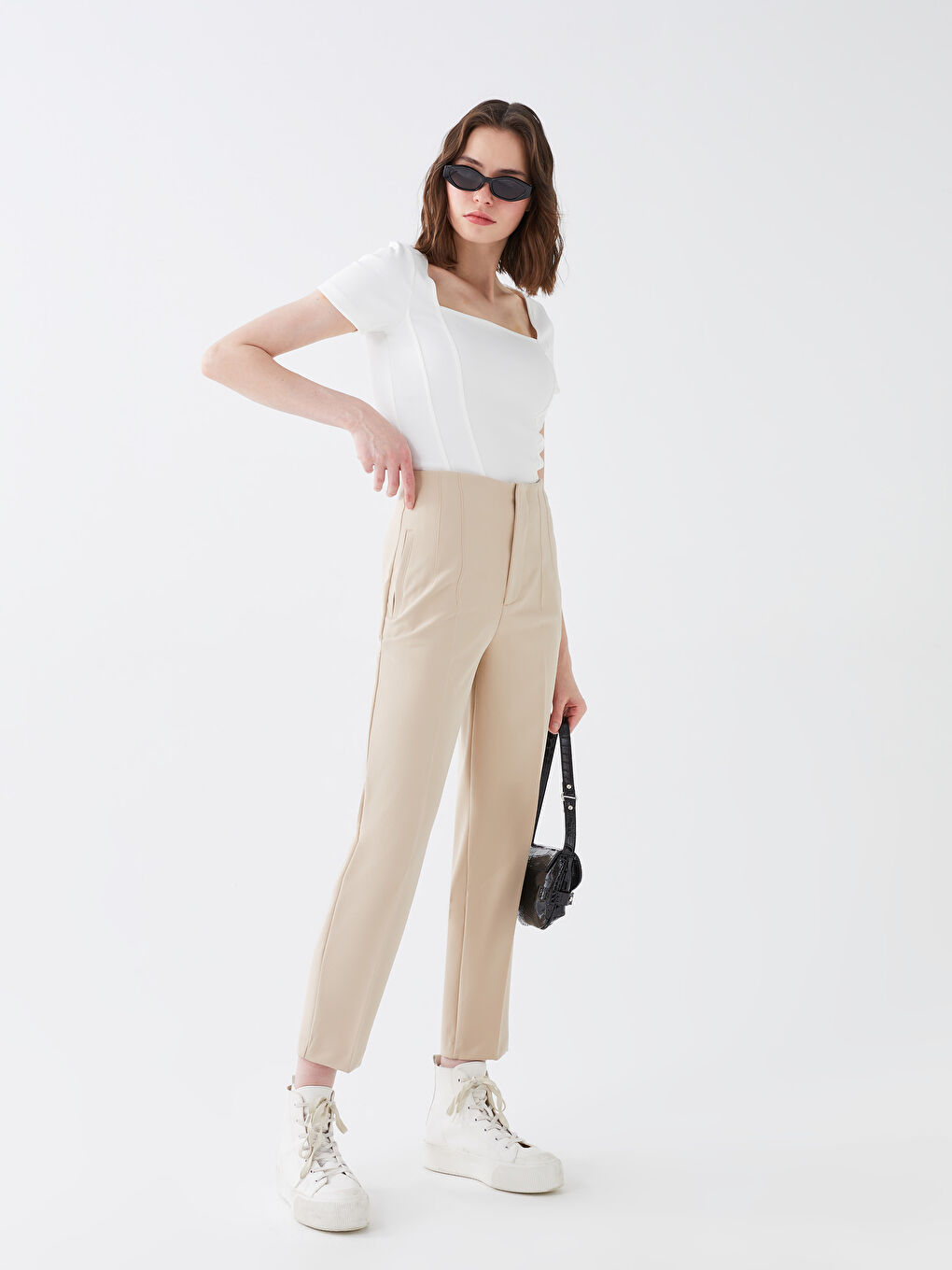 Women's Carrot Fit Plain Trousers-1
