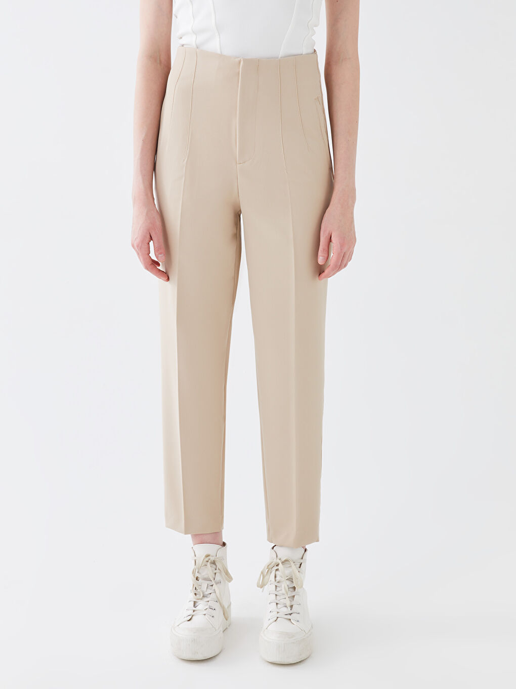 Women's Carrot Fit Plain Trousers-2