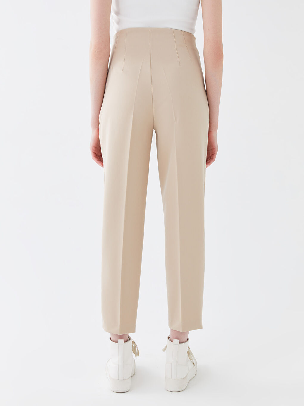 Women's Carrot Fit Plain Trousers-3