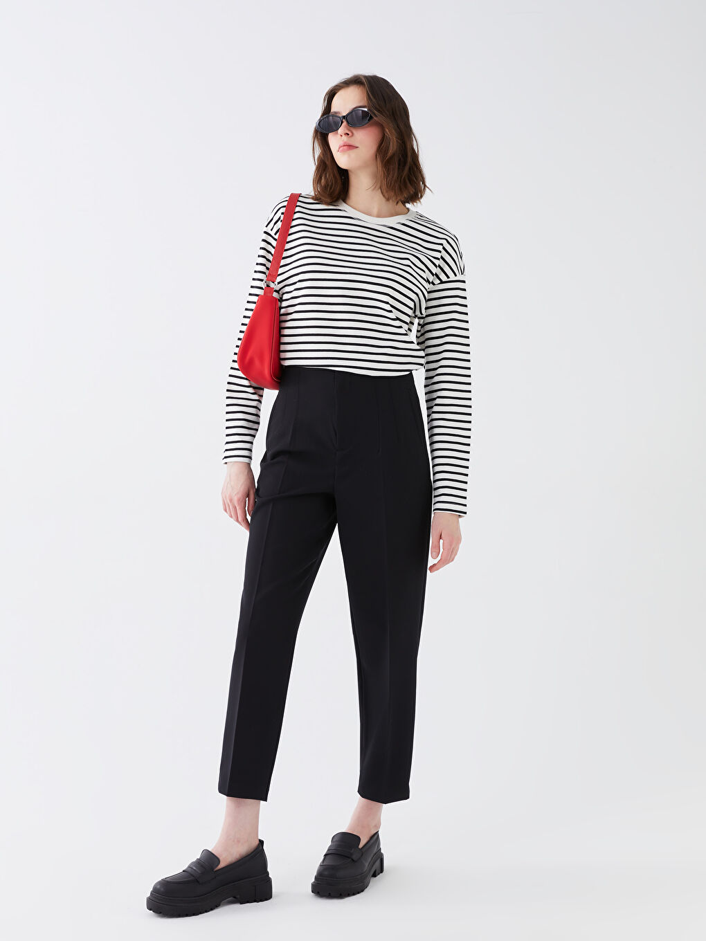 Siyah Kadın Havuç Kesim Düz Pantolon-1