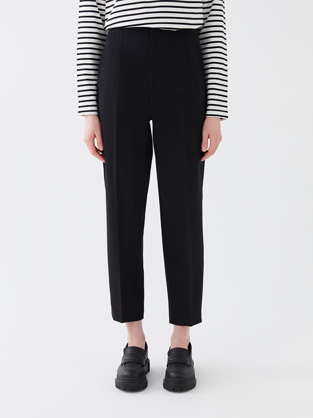 Siyah Kadın Havuç Kesim Düz Pantolon-2