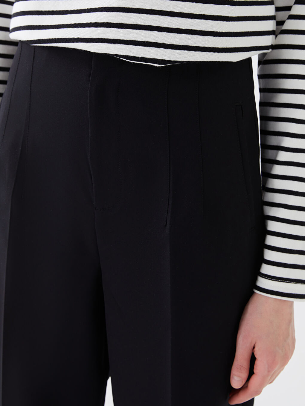 Siyah Kadın Havuç Kesim Düz Pantolon-4