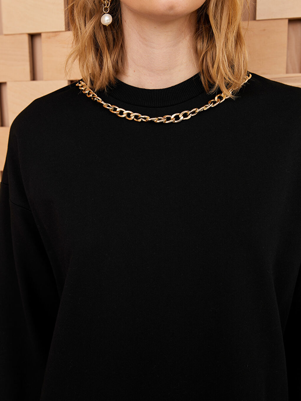 Crew Neck Chain Detailed Long Sleeve Women's Sweatshirt Tunic-3