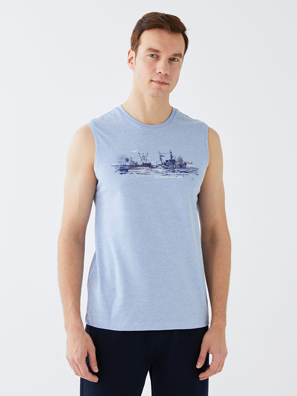 تيشيرت بدون أكمام مطبوع برقبة دائرية جيرسي للرجال